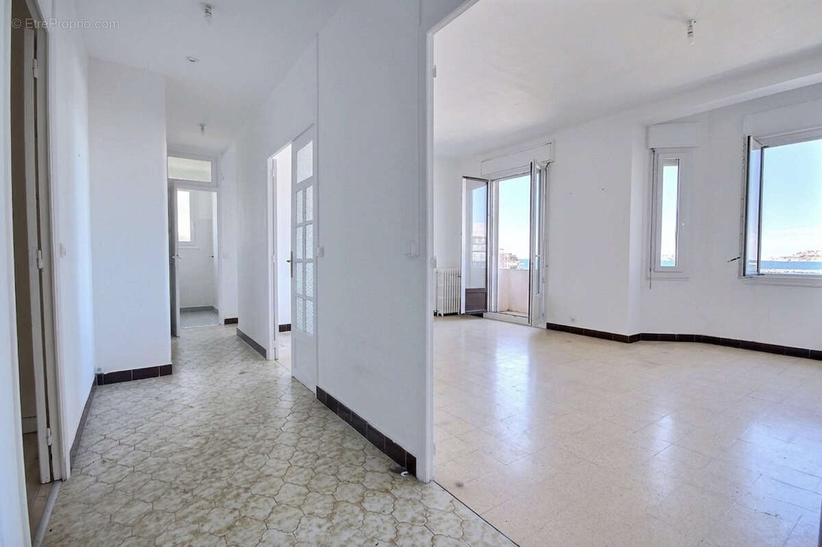 Appartement à MARSEILLE-7E