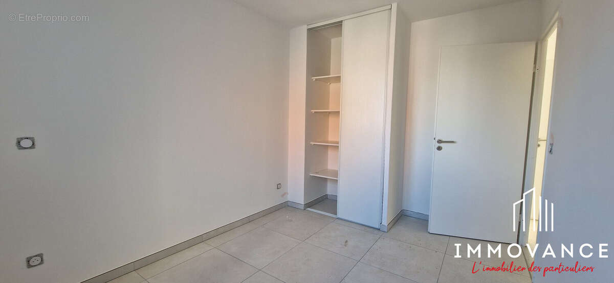 Appartement à VALERGUES