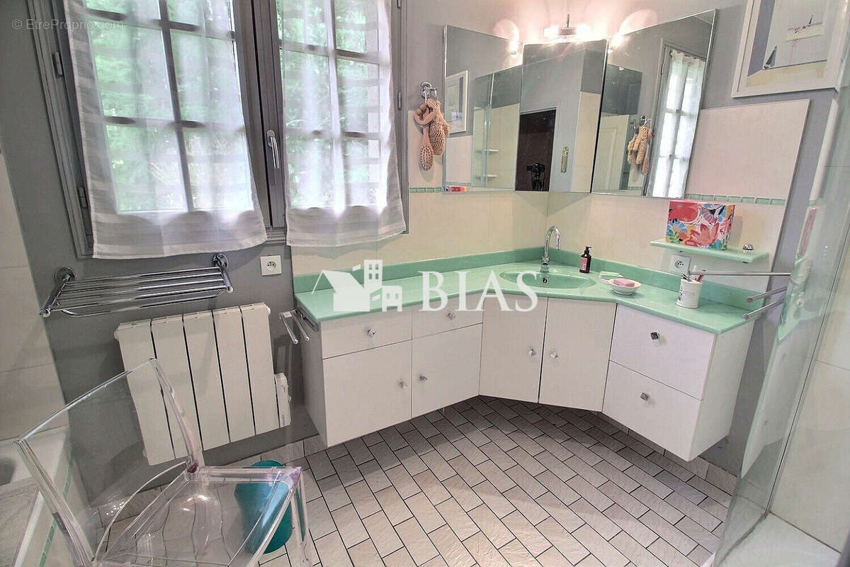 Maison à BOURG-ACHARD