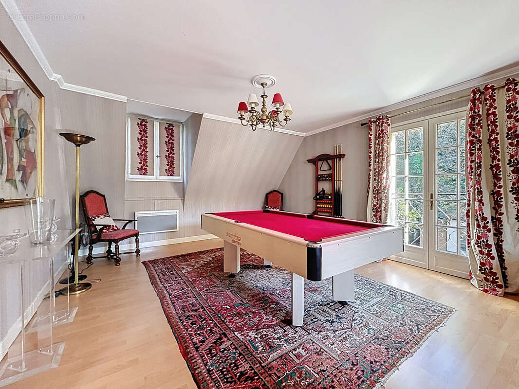 Maison à TERRASSON-LAVILLEDIEU