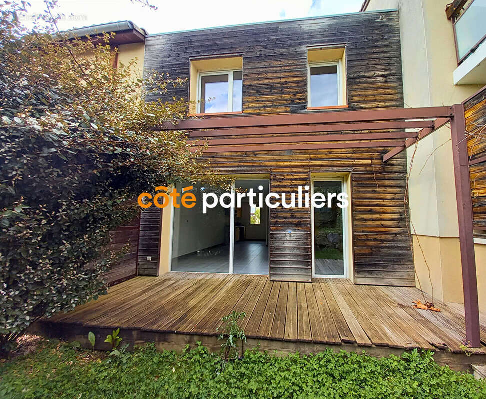 Maison à BRUGUIERES