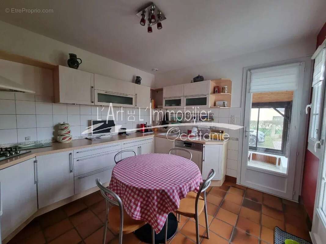 Maison à LA SALVETAT-SAINT-GILLES