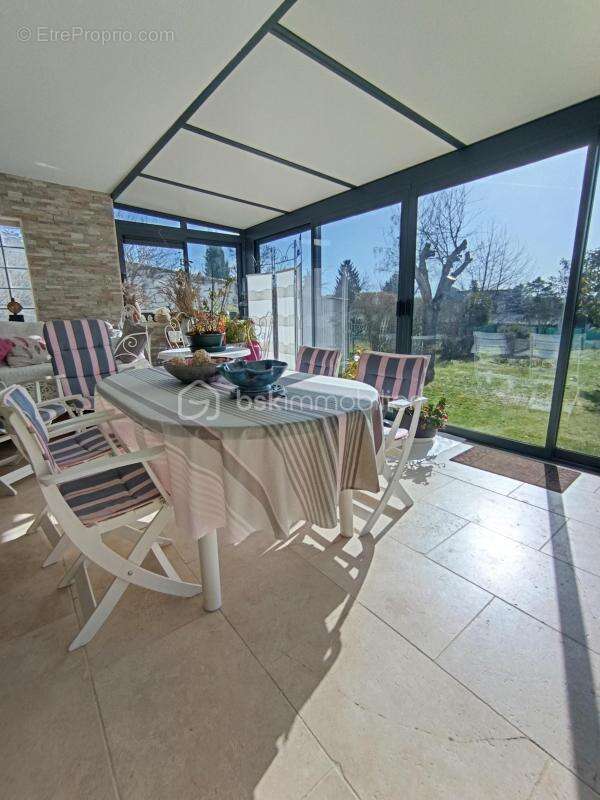 Maison à SAINT-CYR-SUR-LOIRE