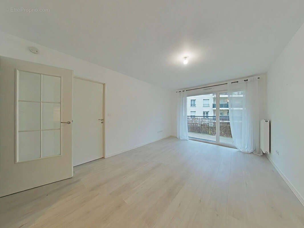 Appartement à FONTENAY-LE-FLEURY