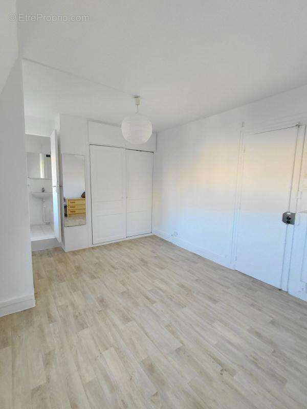 Appartement à PARIS-8E