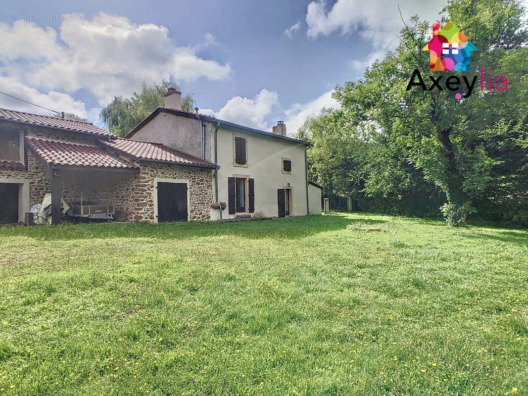 Maison à SAINT-MARTIN-D'ESTREAUX