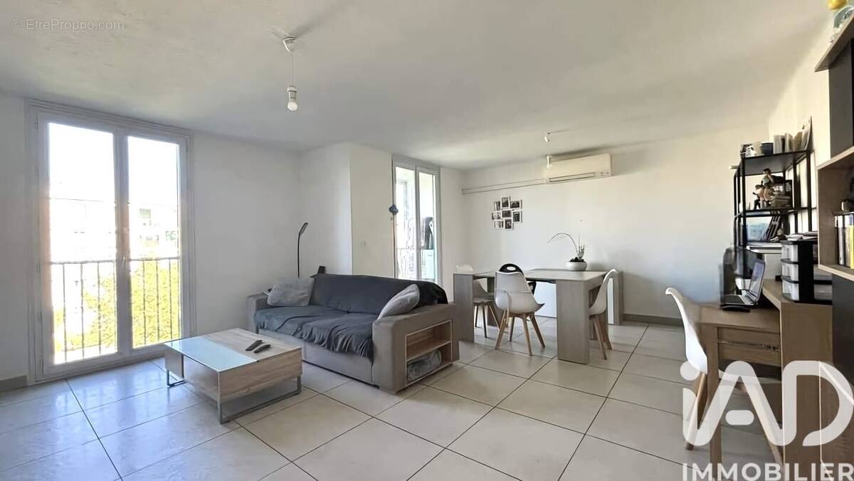 Photo 1 - Appartement à MARSEILLE-12E