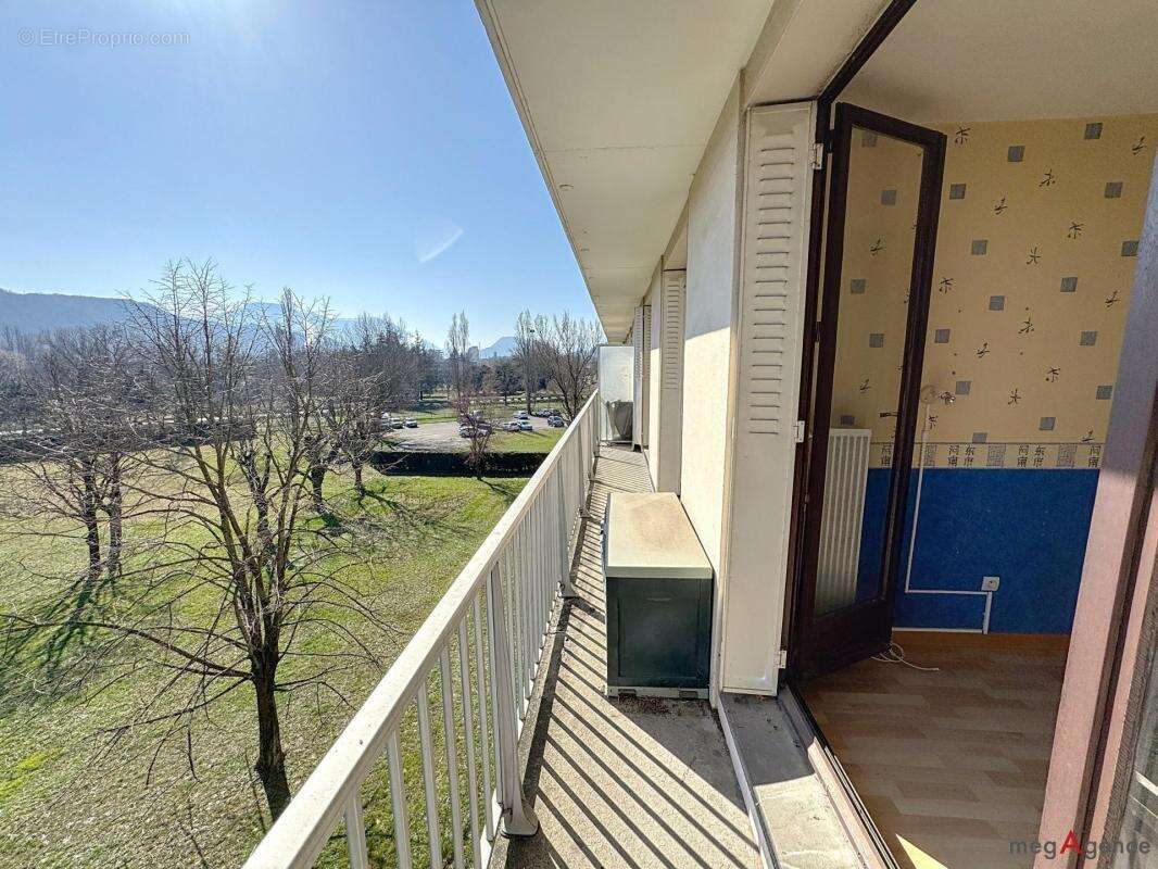 Appartement à LE PONT-DE-CLAIX