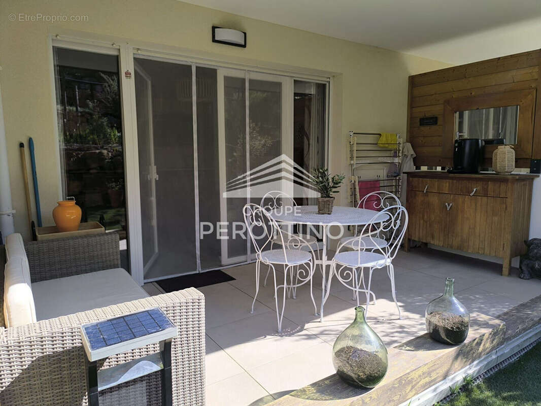 Appartement à PEYNIER