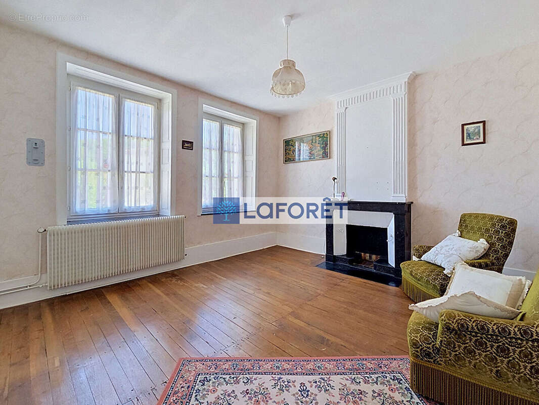 Maison à FRONCLES