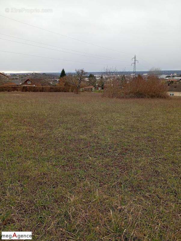 Terrain à CUSSET