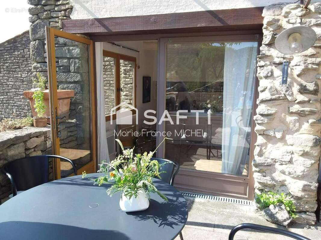 Photo 3 - Maison à SAUMANE-DE-VAUCLUSE
