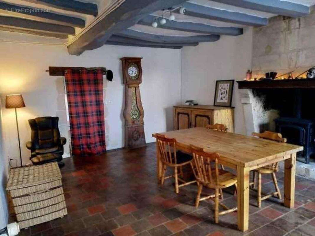 En plein bourg, le charme de l'ancien au confort moderne - photo 4