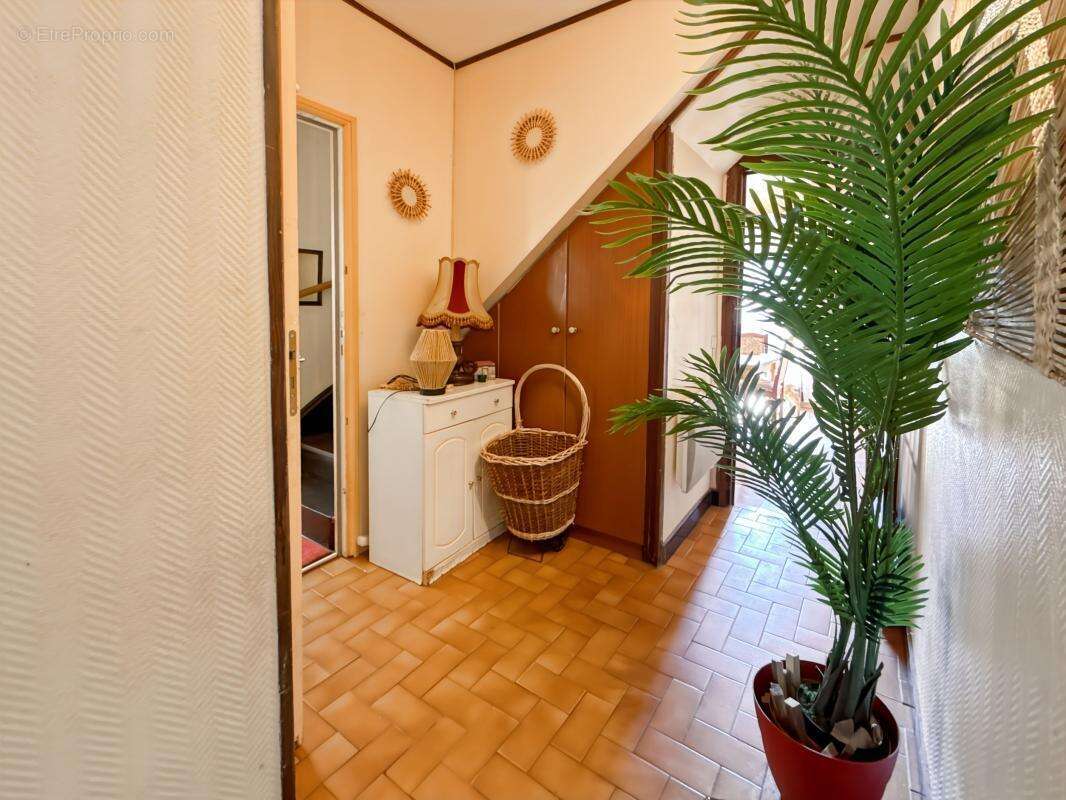 Maison à LASSAY-SUR-CROISNE