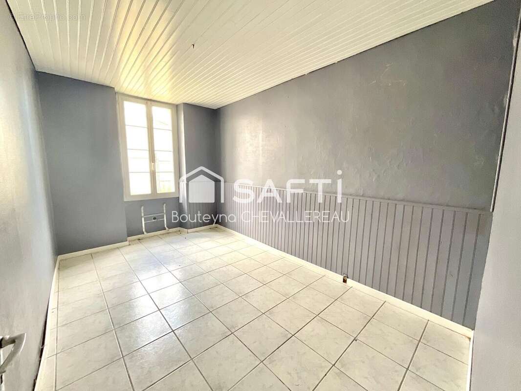 Photo 3 - Maison à SAINT-ESTEPHE