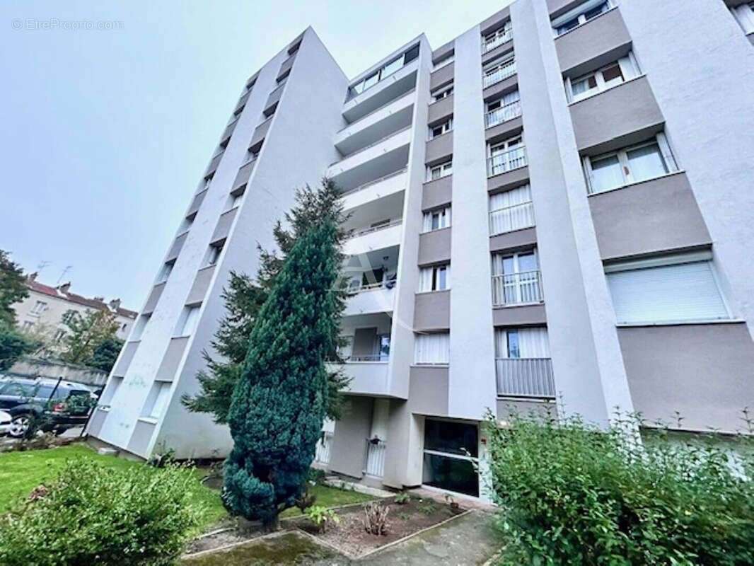 Appartement à LE BOURGET