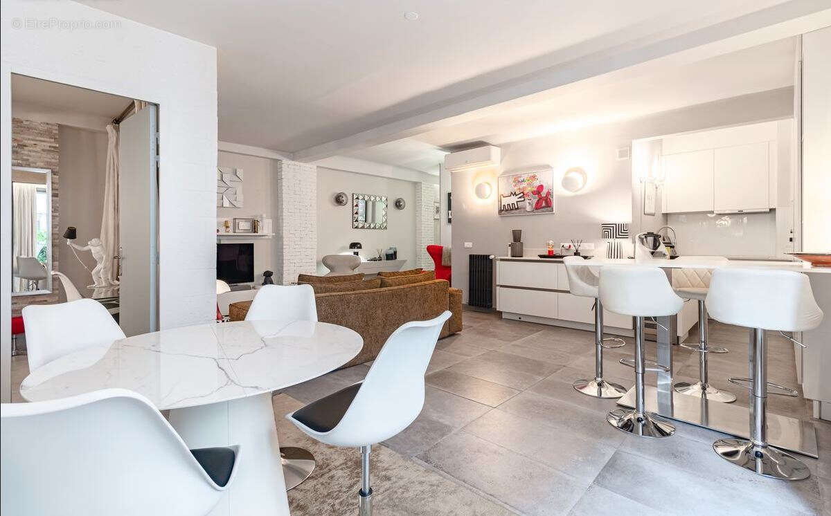 Appartement à PARIS-2E