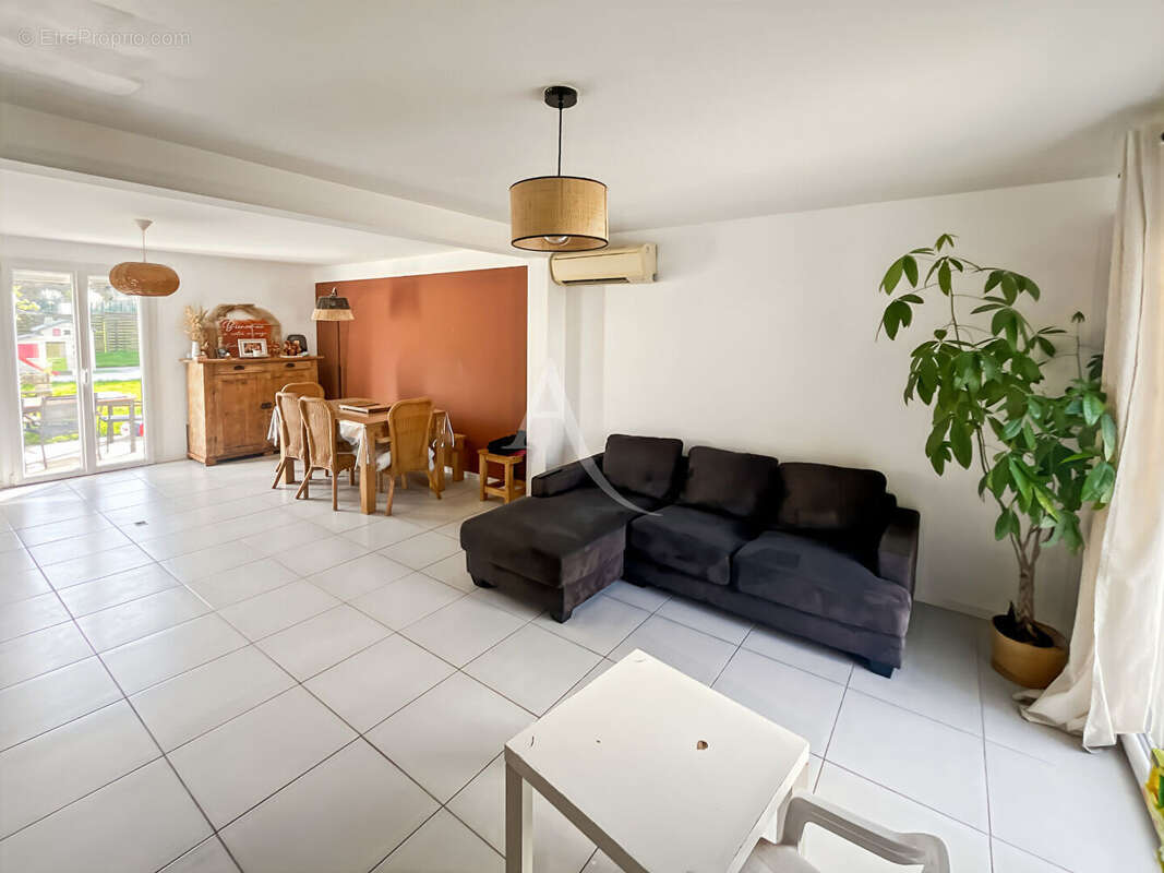 Maison à LES MUREAUX