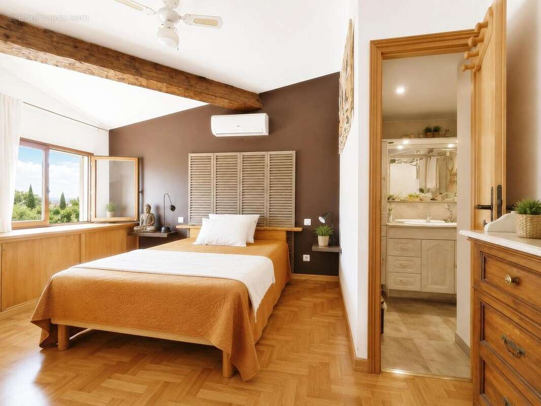   - Maison à COLOMARS