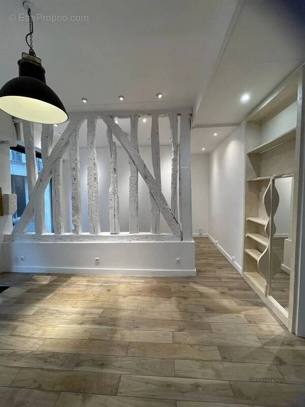 Commerce à PARIS-4E