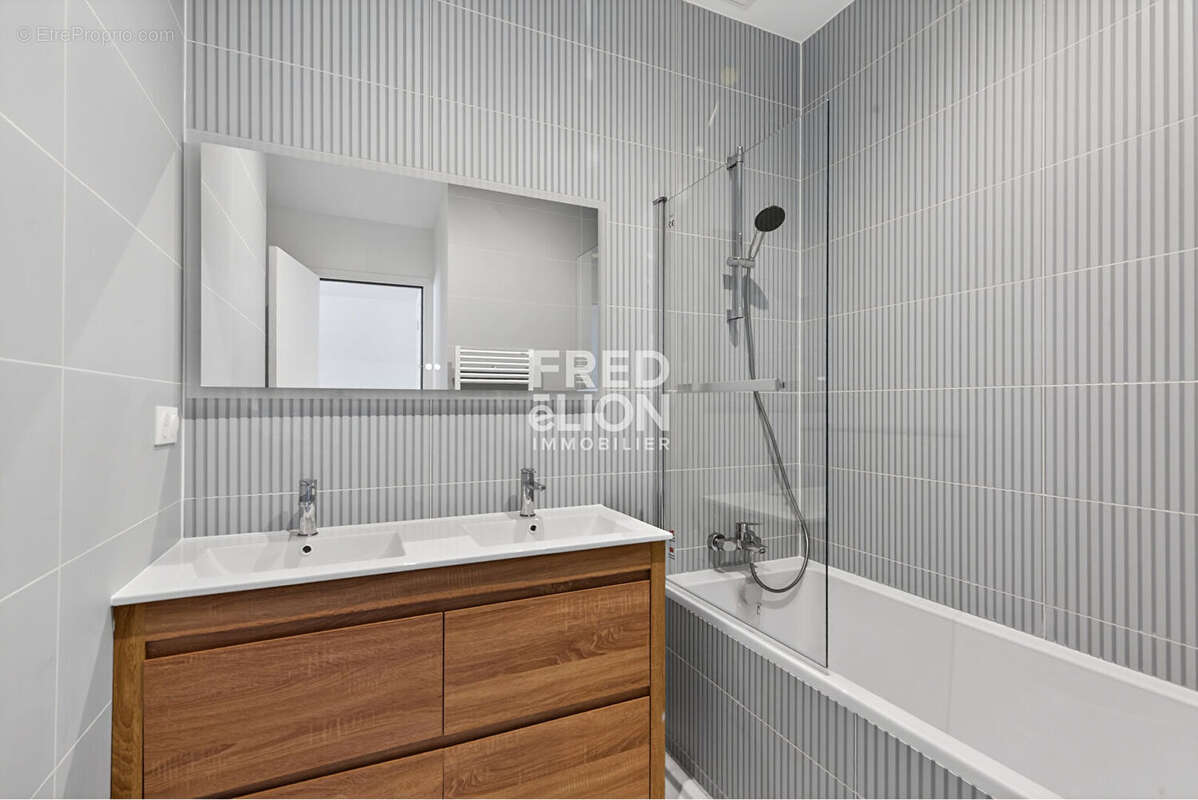 Appartement à PARIS-19E