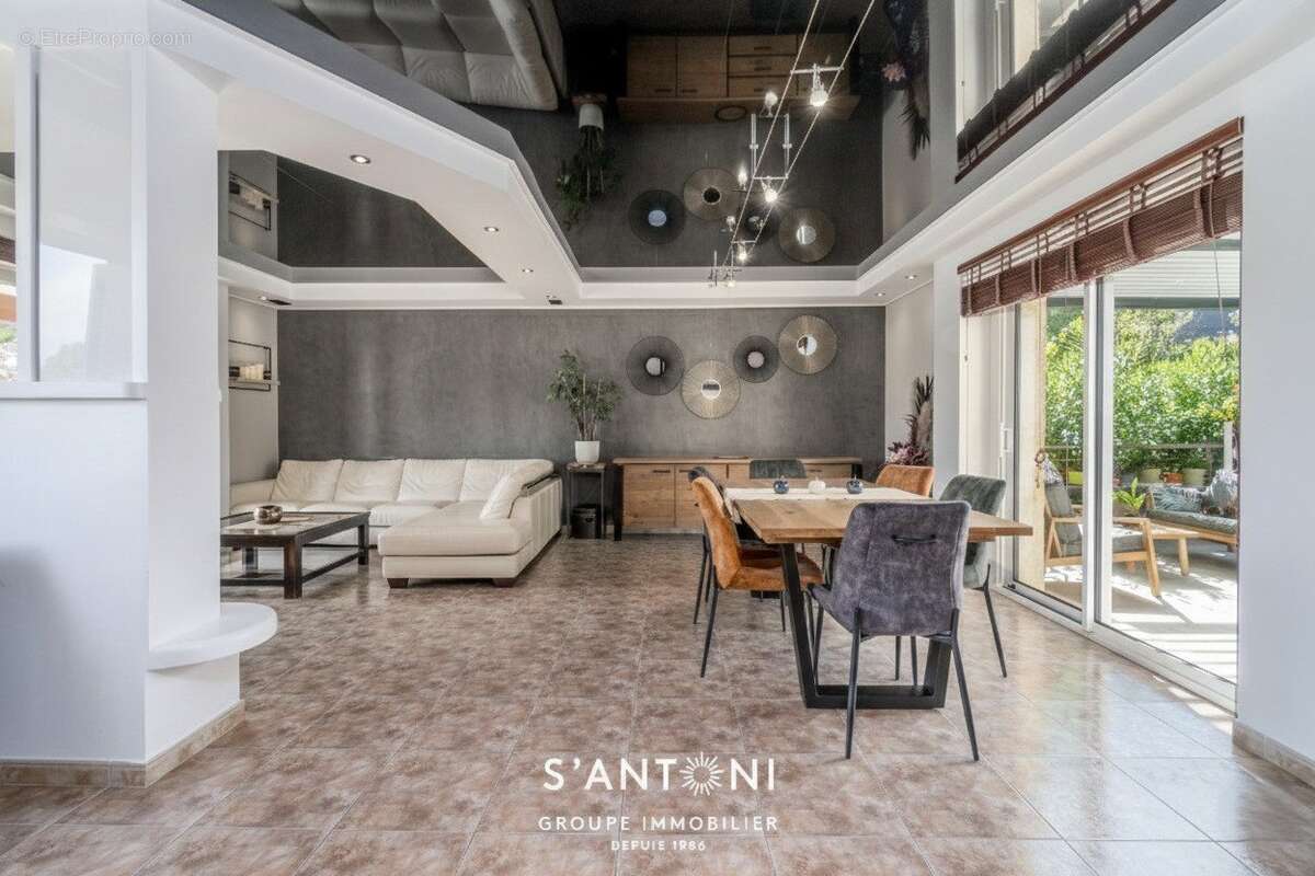 Maison à SAINT-THIBERY