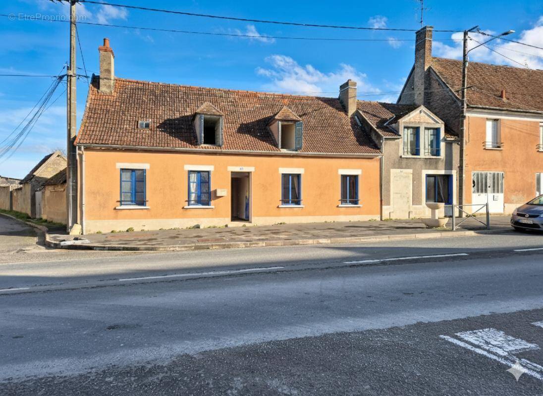 Maison à BRUERE-ALLICHAMPS