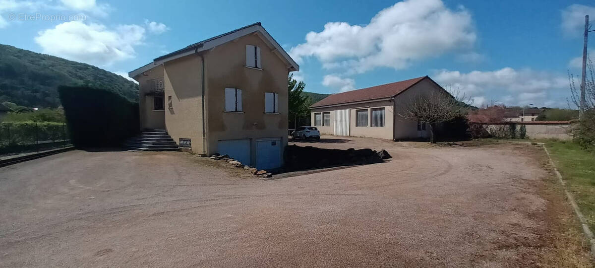 Maison à VILLEMOIRIEU