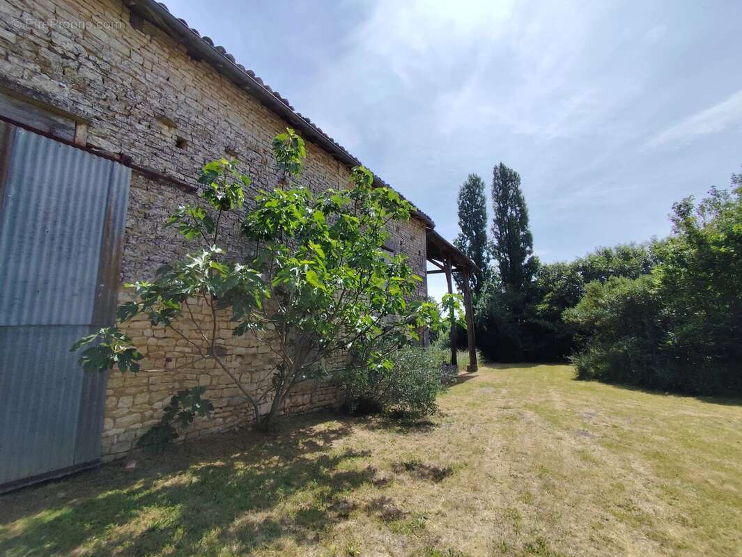 Maison à RUFFEC