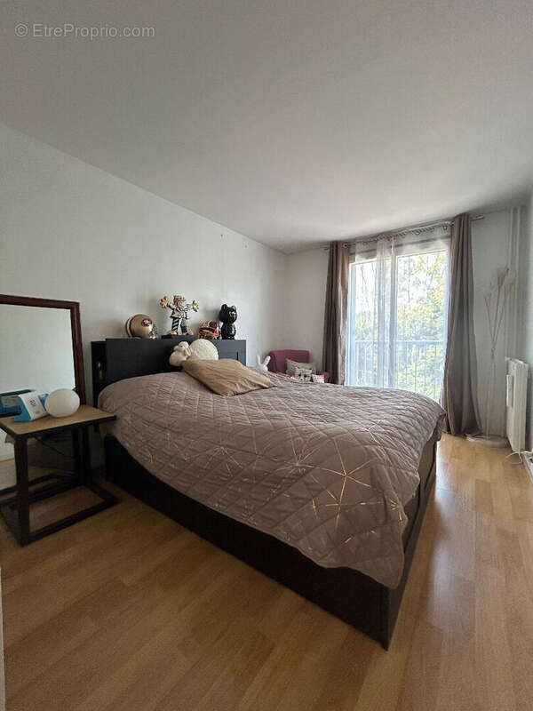 Appartement à BURES-SUR-YVETTE