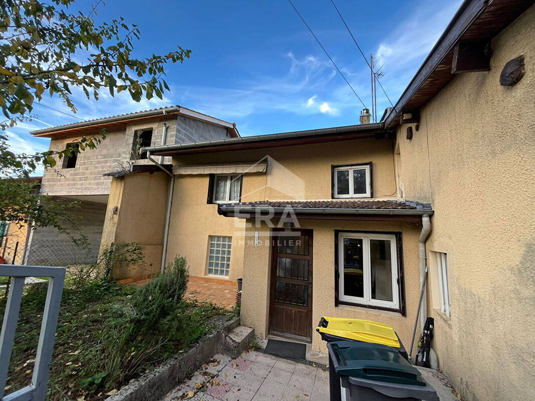 Maison à VILLIEU-LOYES-MOLLON