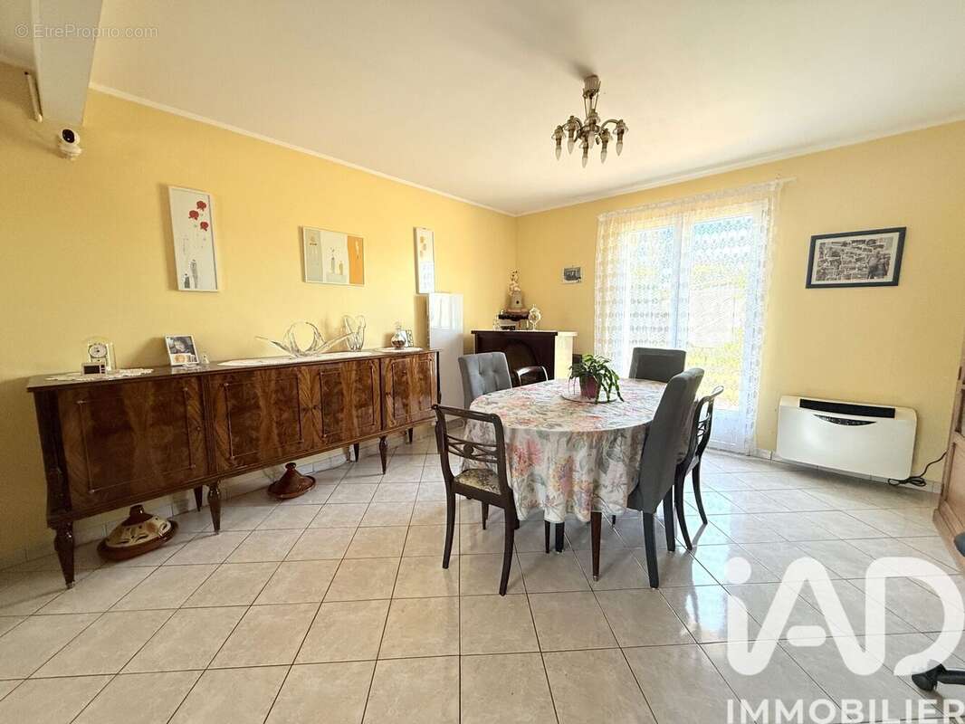 Photo 2 - Maison à YEVRES