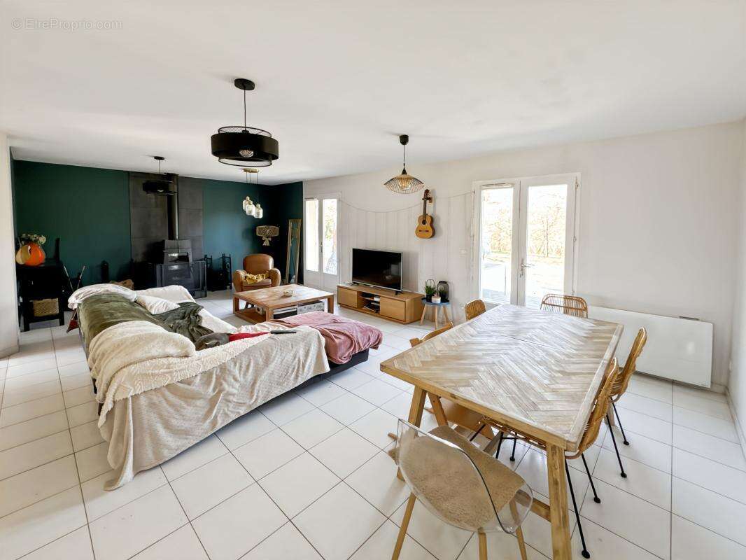 Maison à SAINT-ASTIER