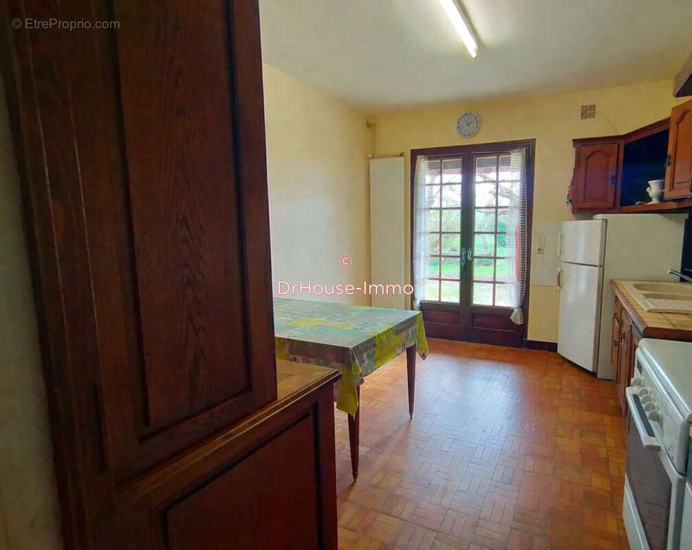 Maison à COURS-DE-PILE