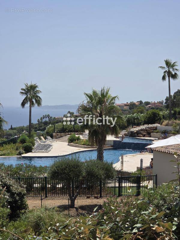 Appartement à ROQUEBRUNE-SUR-ARGENS