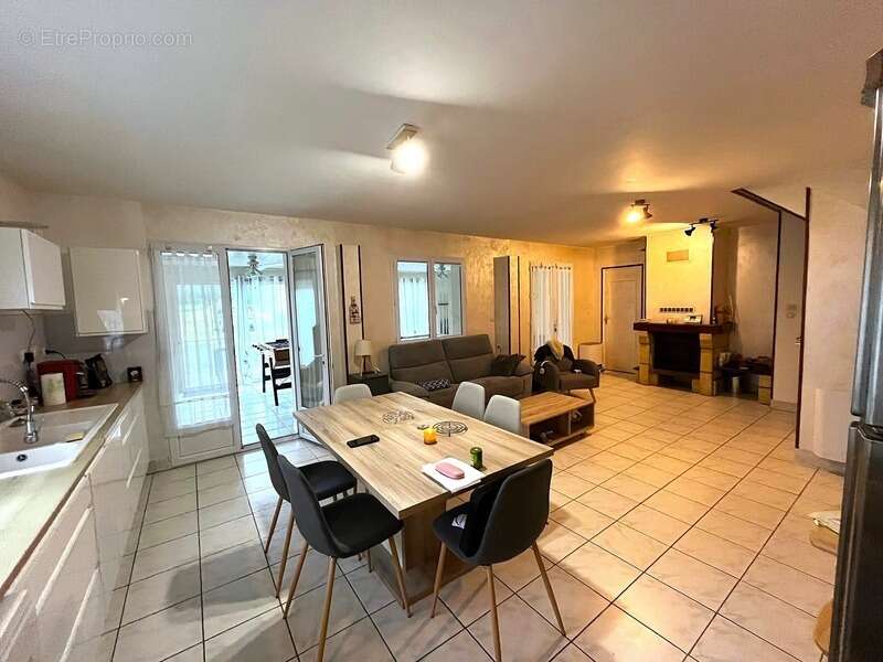 Maison à LONGVILLERS