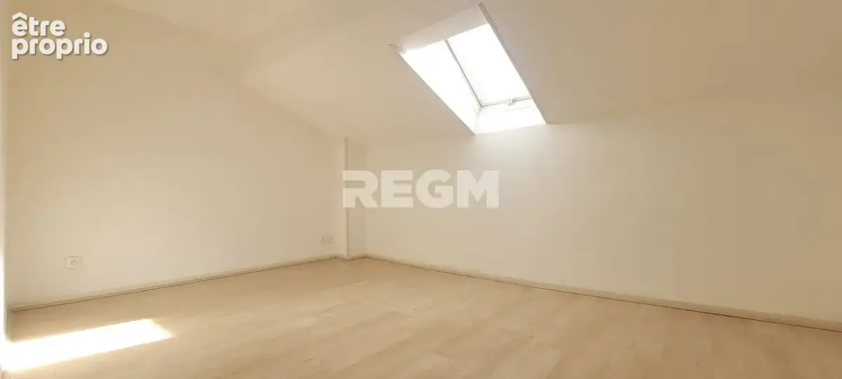 Opportunité Rare à CHAUMONT (52000)   Ensemble Immobilier : Local Commercial / Professionnel & Duplex Récent - photo 10