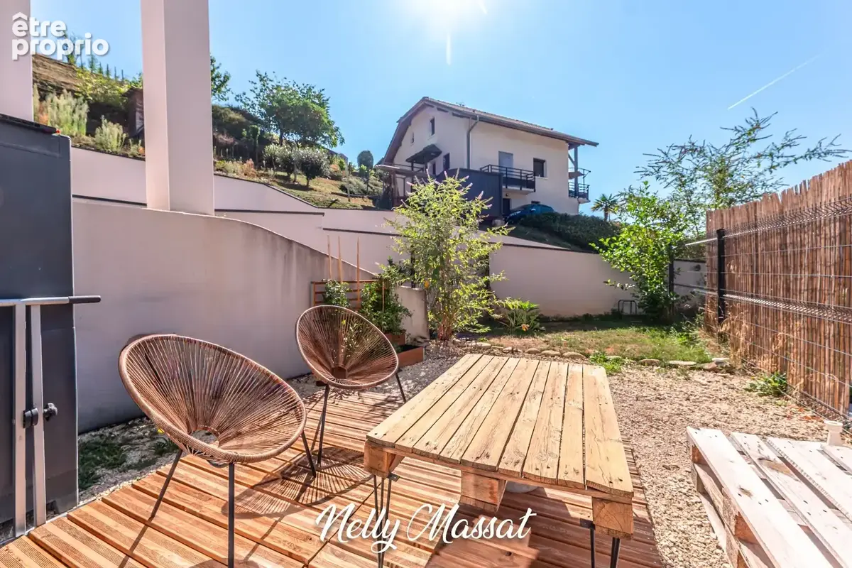 Appartement à vendre 4 pièces LA MOTTE SERVOLEX (73) - Triplex récent avec jardin et stationnement - photo 5