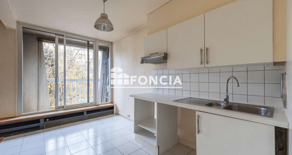 Appartement à PARIS-20E