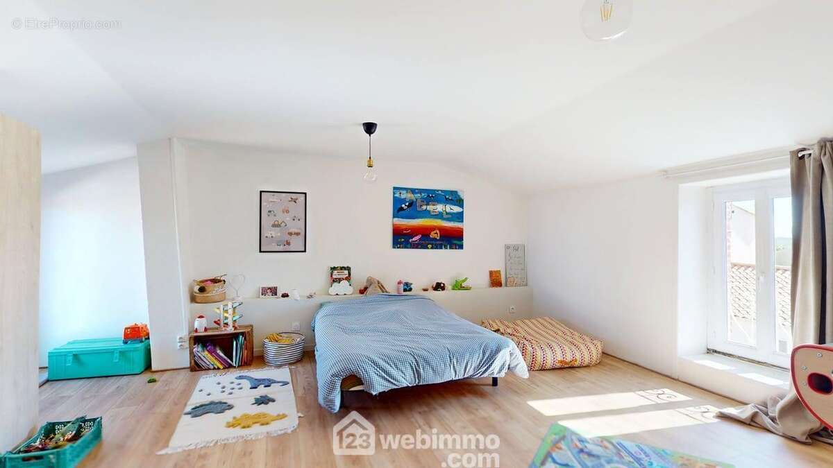 Chambre 1 très lumineuse et spacieuse, 29 m²