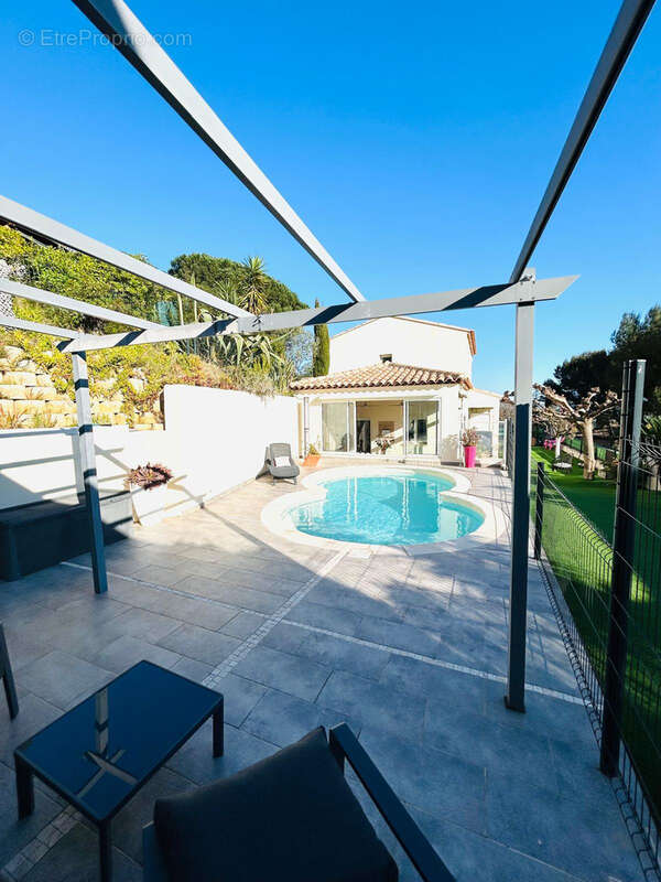 Maison à BORMES-LES-MIMOSAS