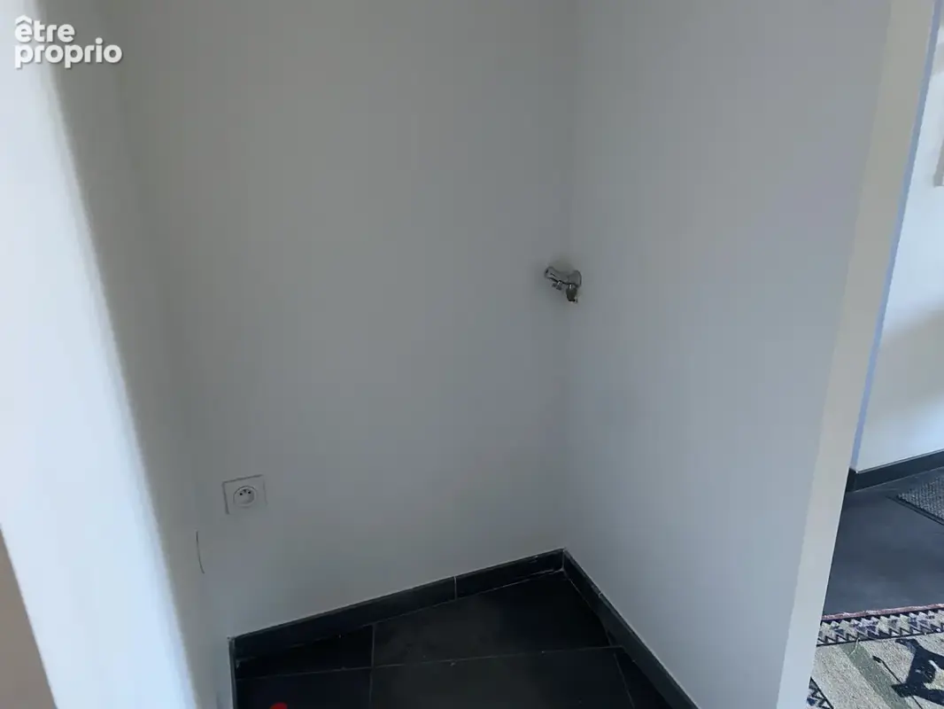 T4 avec cave et garage, avenue V. Hugo. Résidence du Lycée, 26000 VALENCE - photo 5