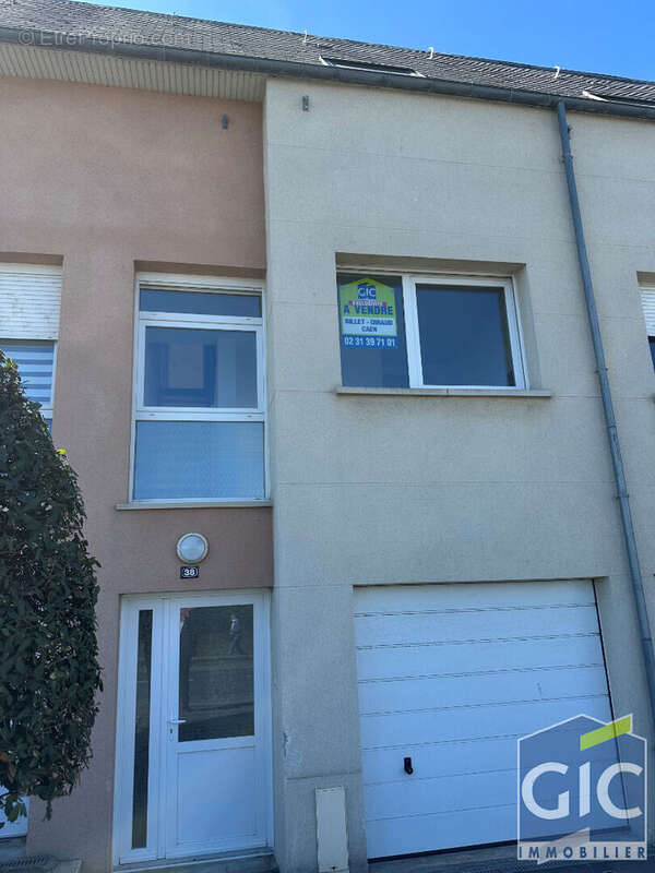 Appartement à PORT-EN-BESSIN-HUPPAIN