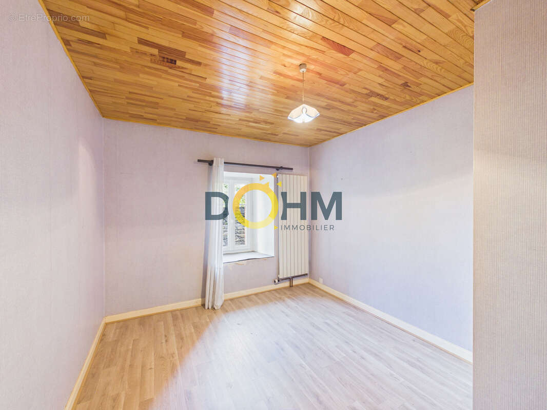 Maison de village 110m2 avec cour et dépendances - photo 9