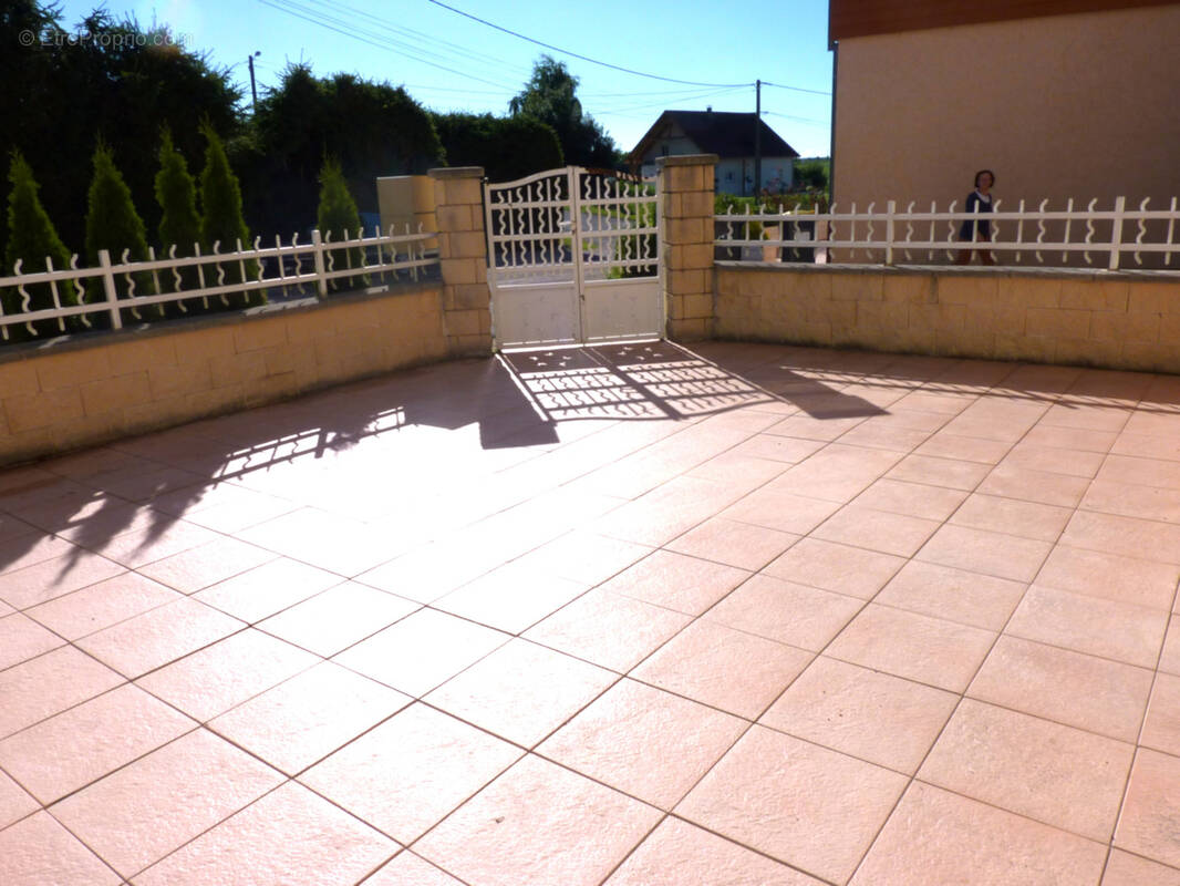 Appartement à ETALANS