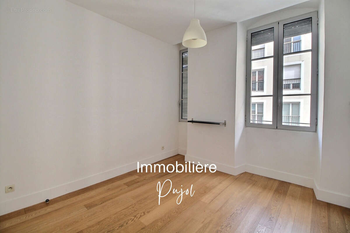 Appartement à MARSEILLE-7E