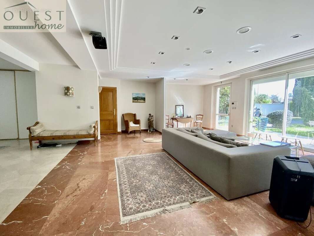 Maison à CHARBONNIERES-LES-BAINS