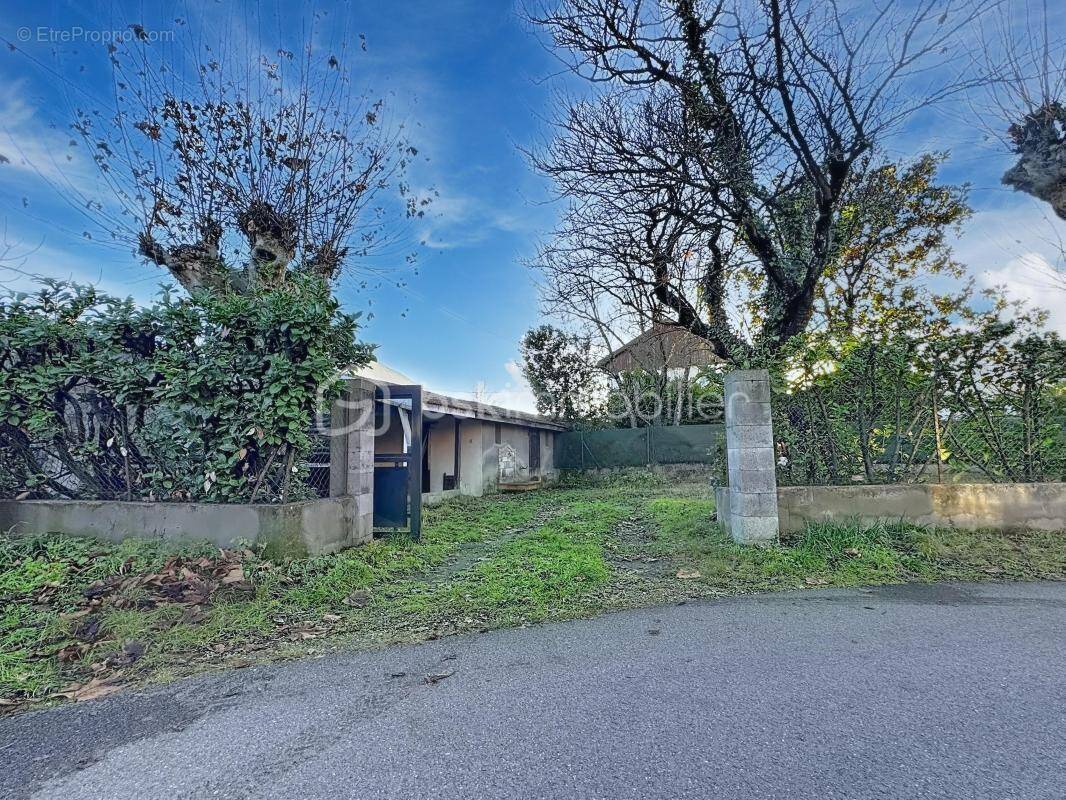 Maison à CHAMP-SUR-DRAC