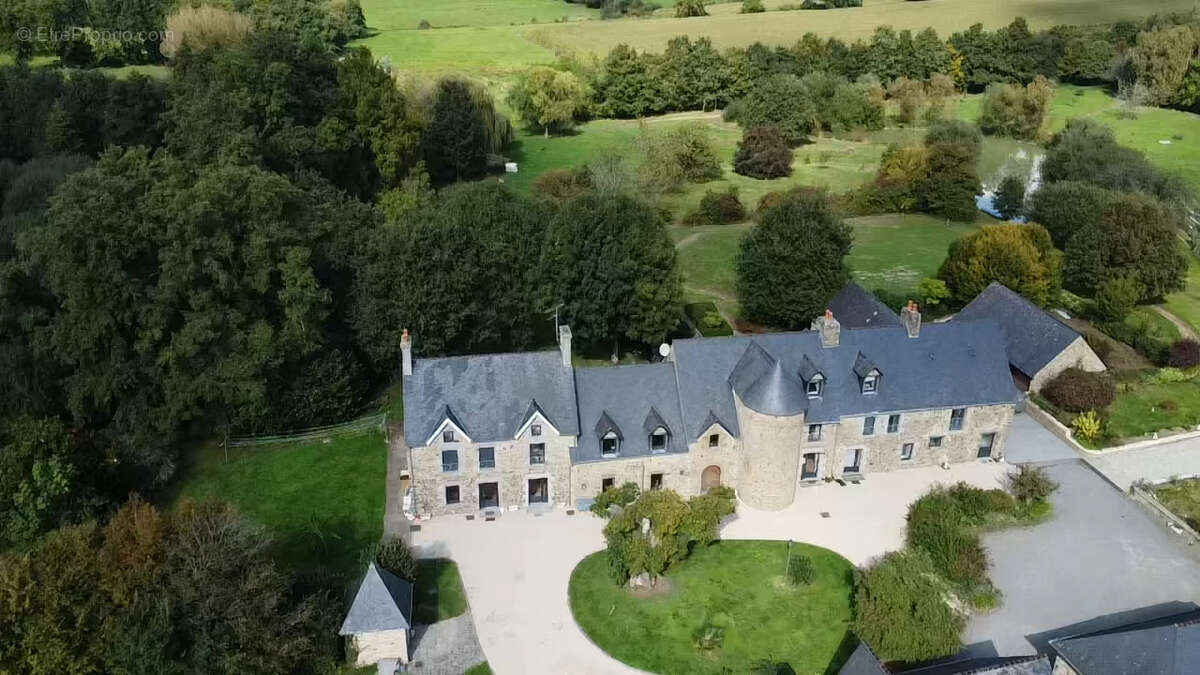 Maison à SAINT-AUBIN-DES-PREAUX