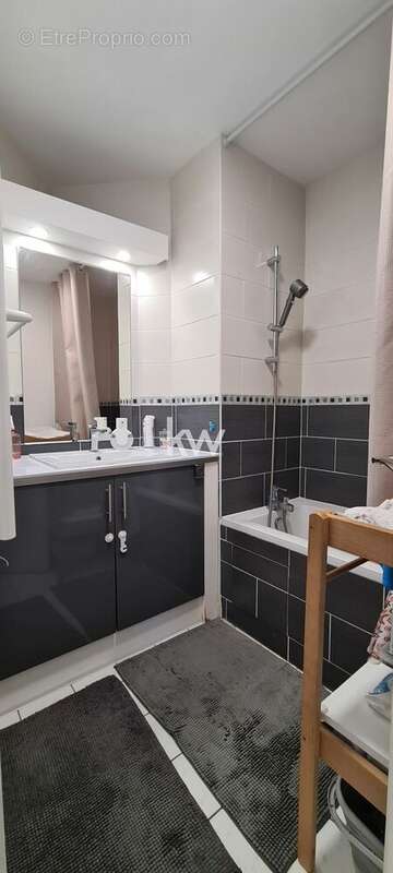 Appartement à COMBS-LA-VILLE